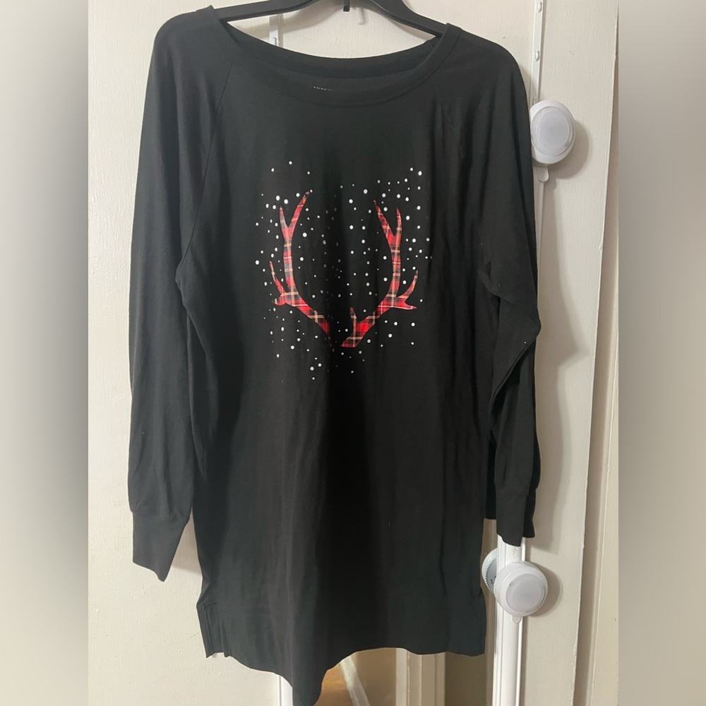 Victoria’s Secret Pre-owned Christmas Reindeer Night Shirt